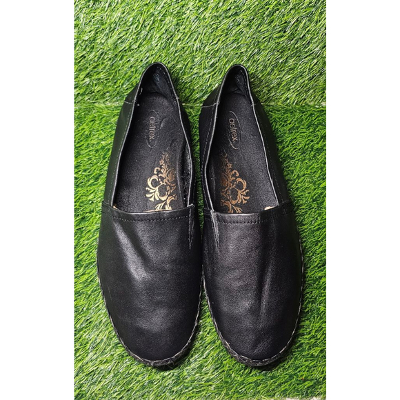 EUC EUC Aetrex Black "Kylie Slip-on Loafer w/ Braided Trim Size: 10/41 - Picture 1 of 8